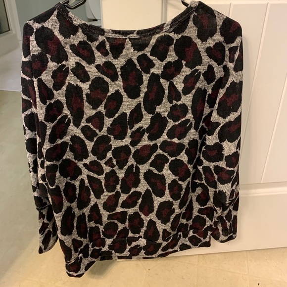 Alayah Leopard Print Tunic in Wine - Picture 5 of 5